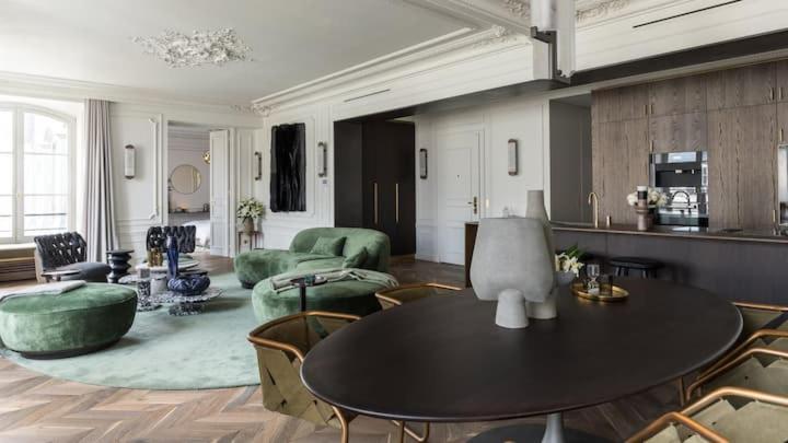 Appartement Luxury Montaigne Parijs